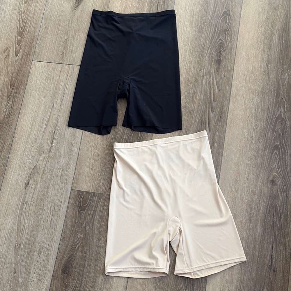 Maidenform Black and Cream Shapewear Shorts